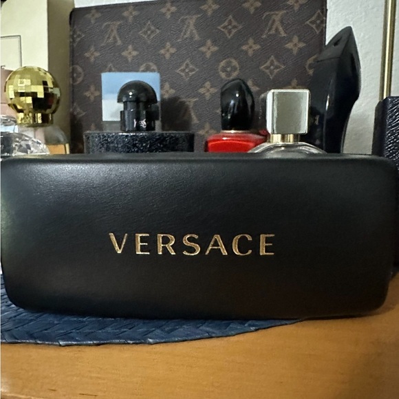 Authentic Versace polarized Sunglasses - Picture 3 of 5